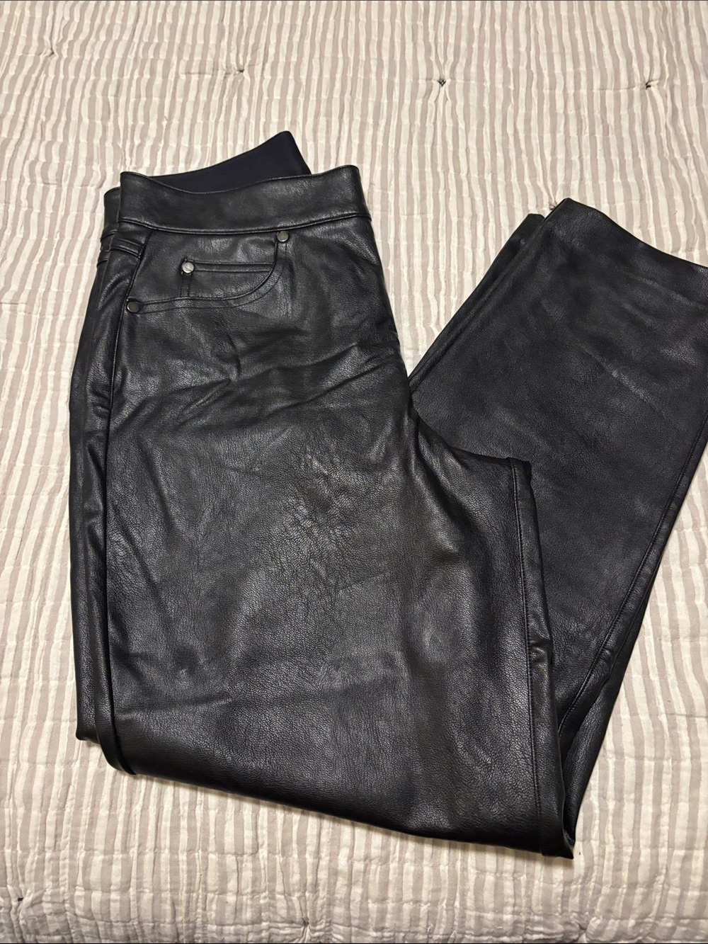 Spanx Women’s Medium Black Faux Leather Straight Leg  Pants